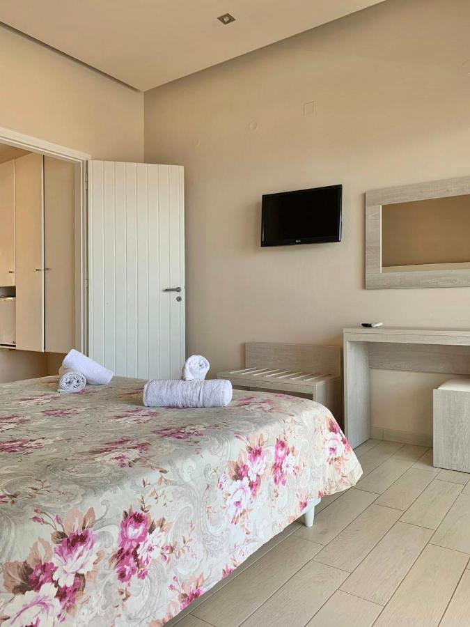 Saradari Beach Hotel - Adults Only Hersonissos  Bagian luar foto